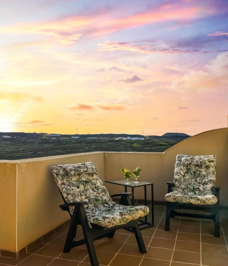 Sunset Corralejo Con Solarium Privado Apartment Exterior photo