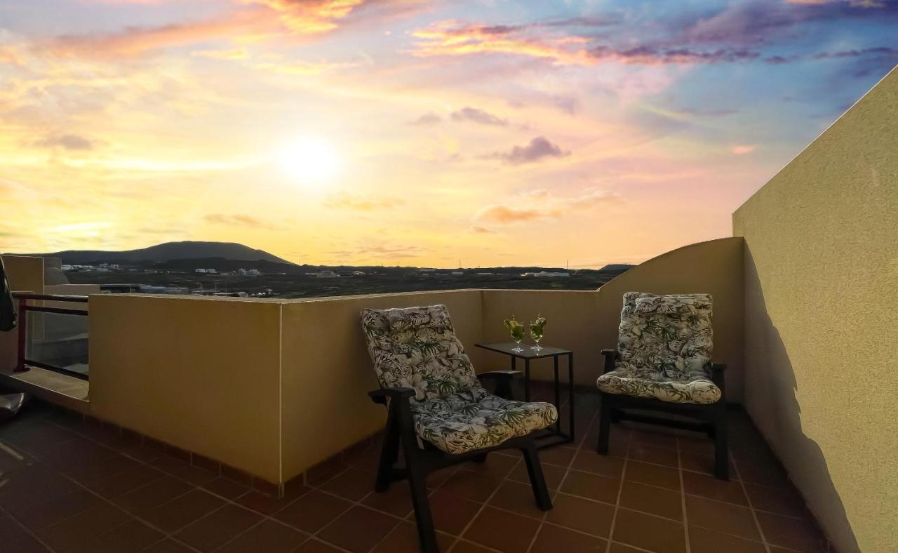 Sunset Corralejo Con Solarium Privado Apartment Exterior photo